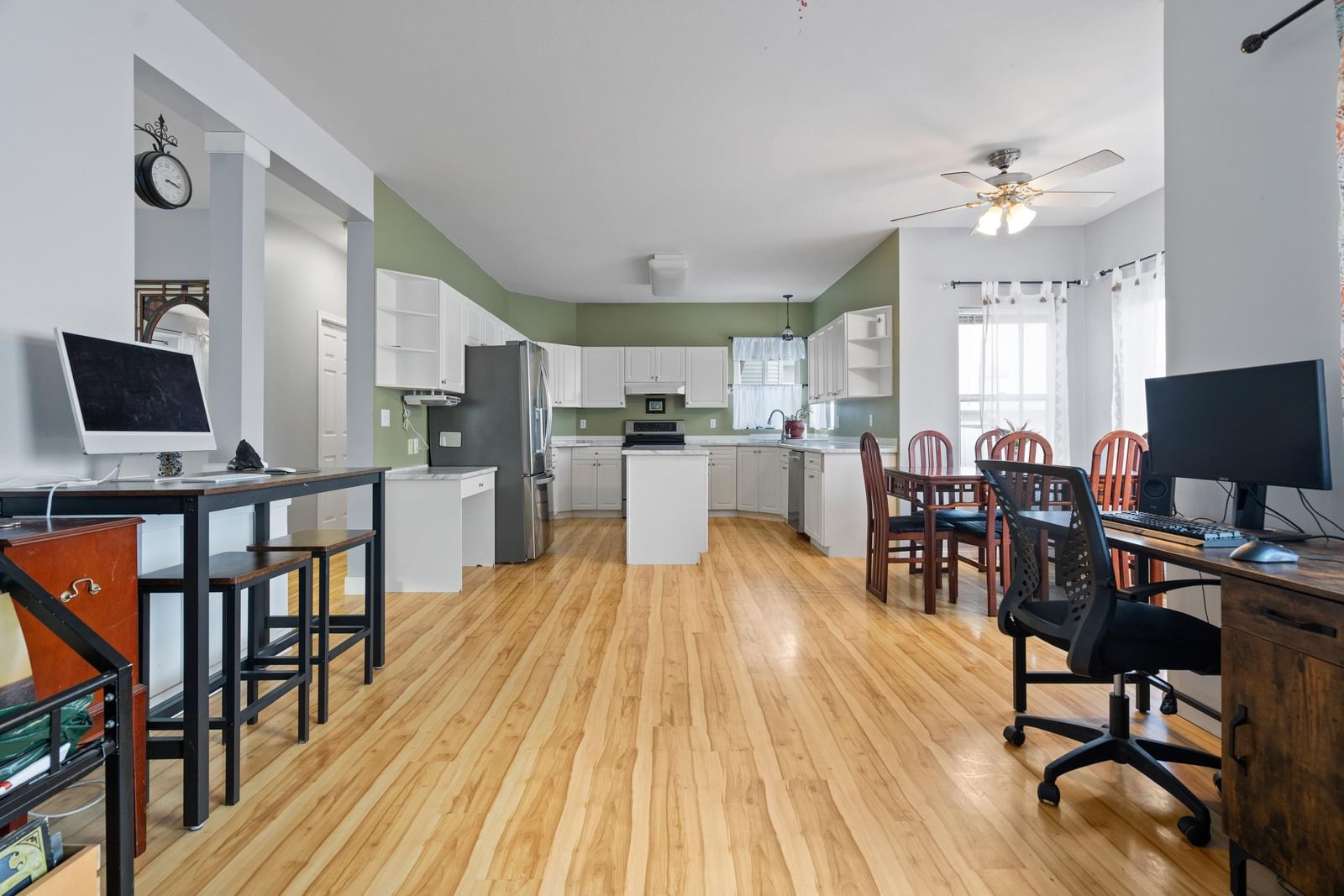 Listing Image 13