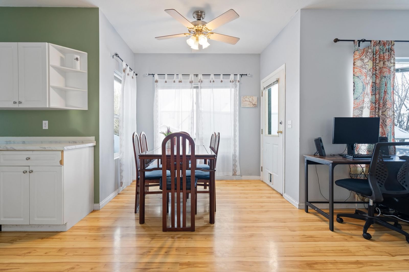 Listing Image 15