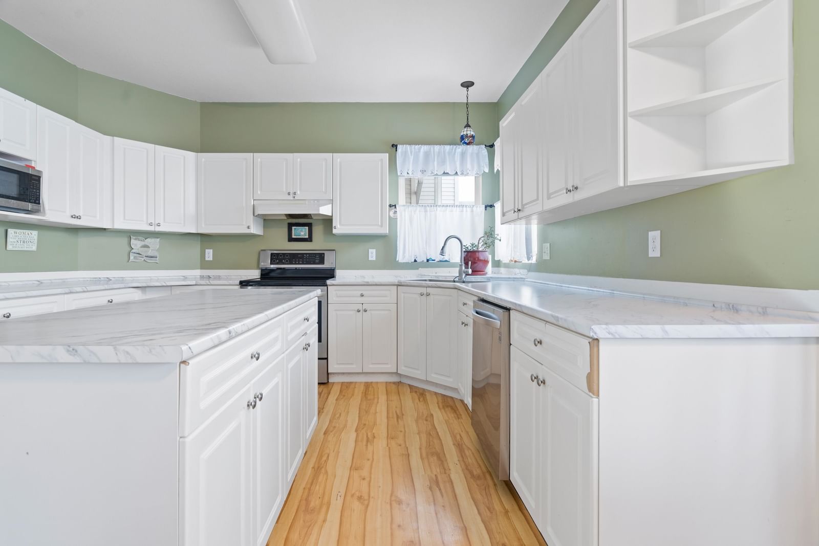 Listing Image 17