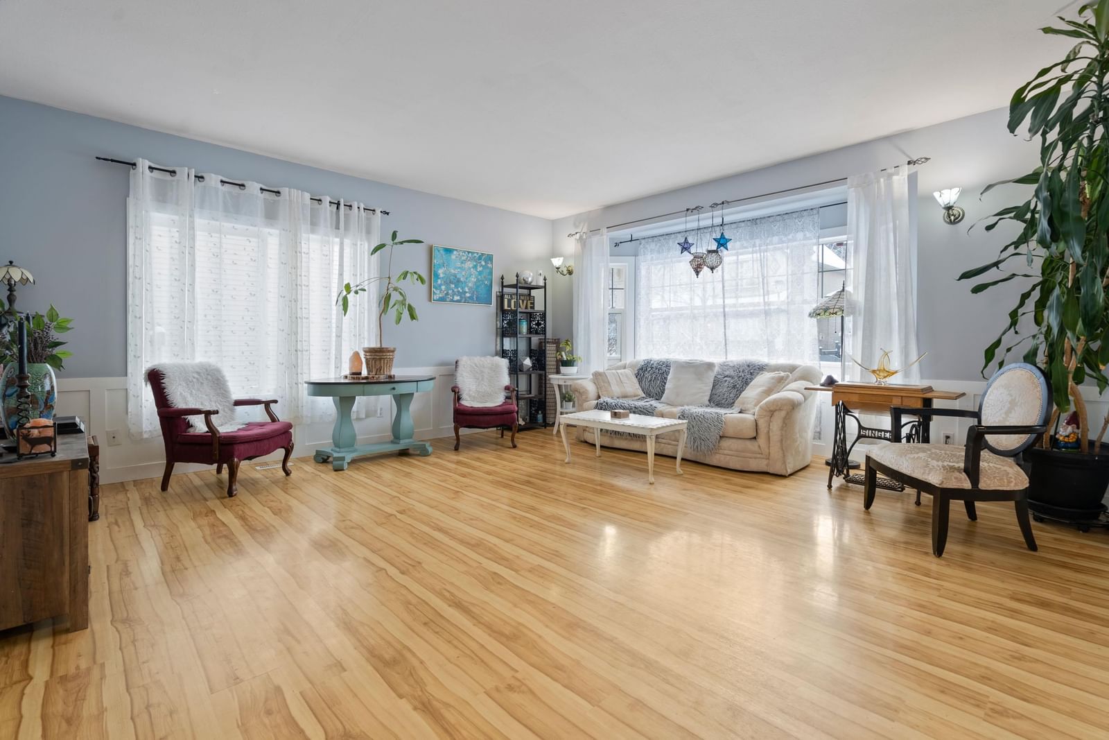 Listing Image 9