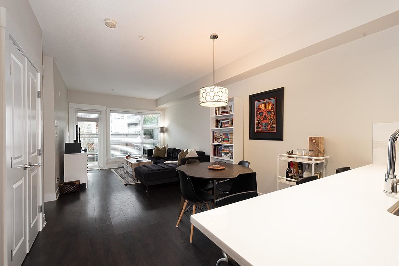 Listing Image 6