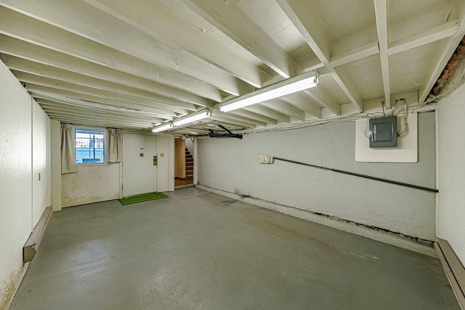 Listing Image 30