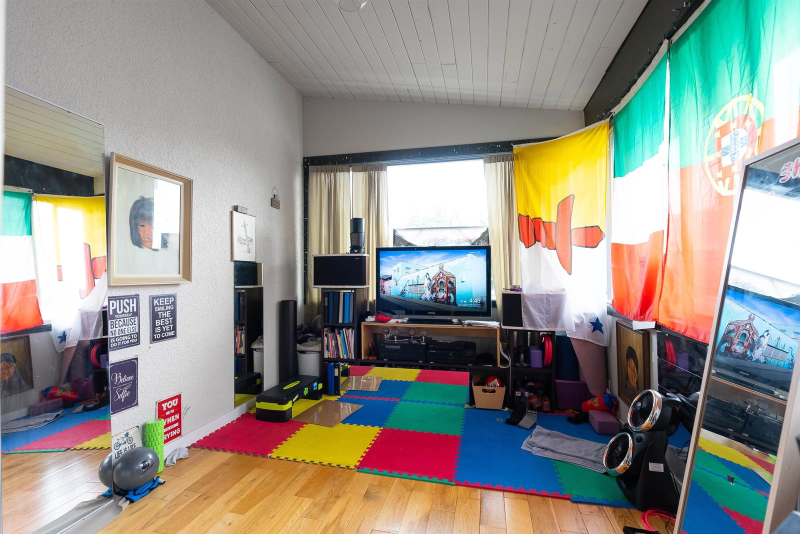 Listing Image 10
