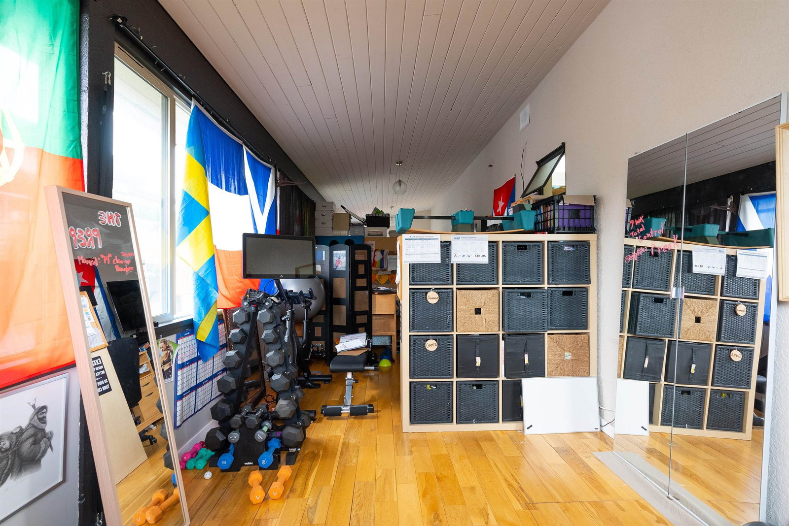 Listing Image 11