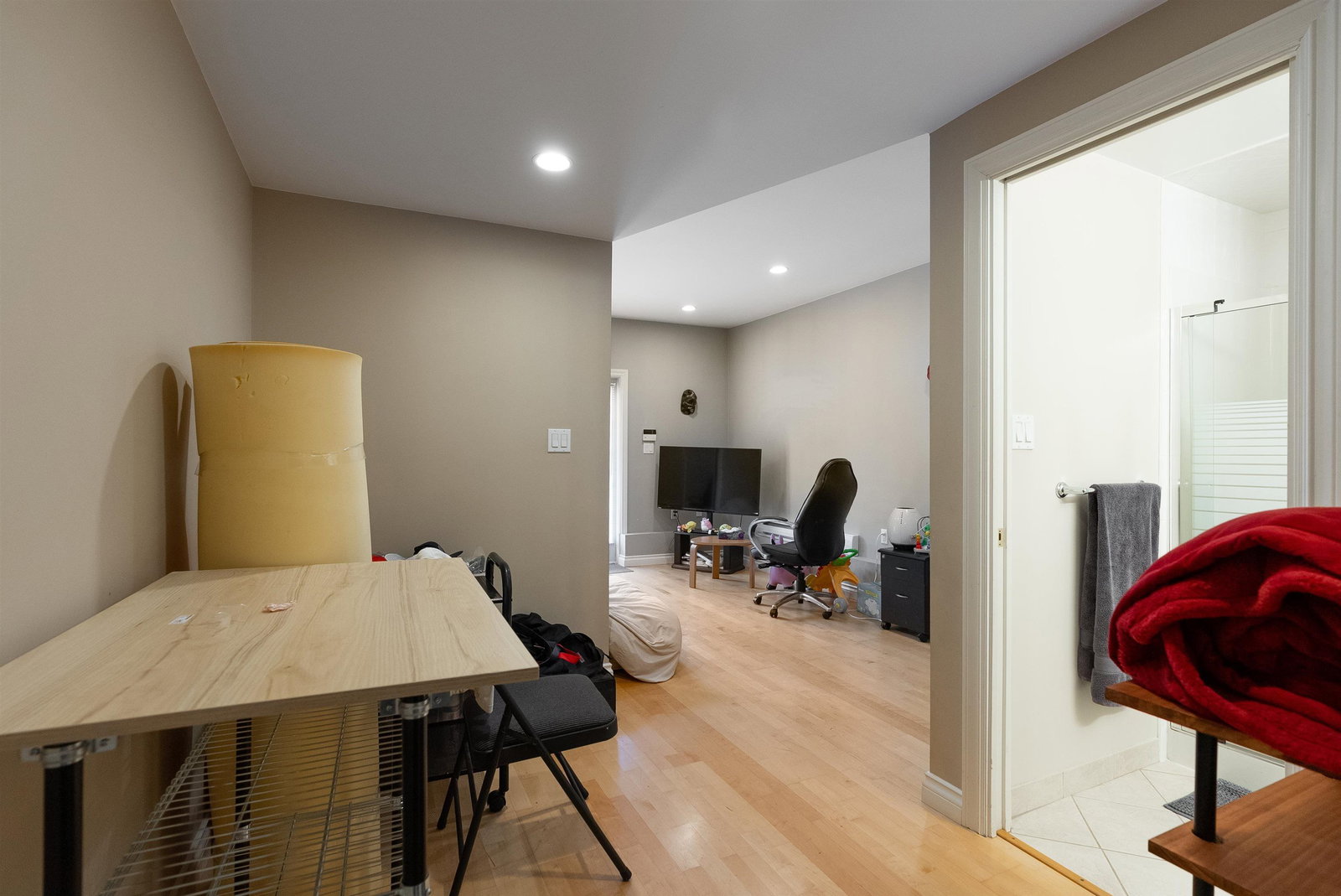 Listing Image 17
