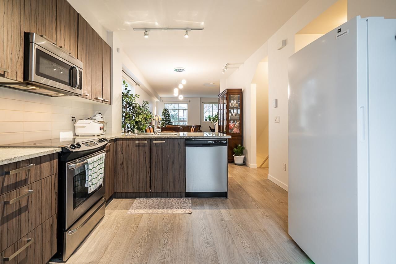 Listing Image 9