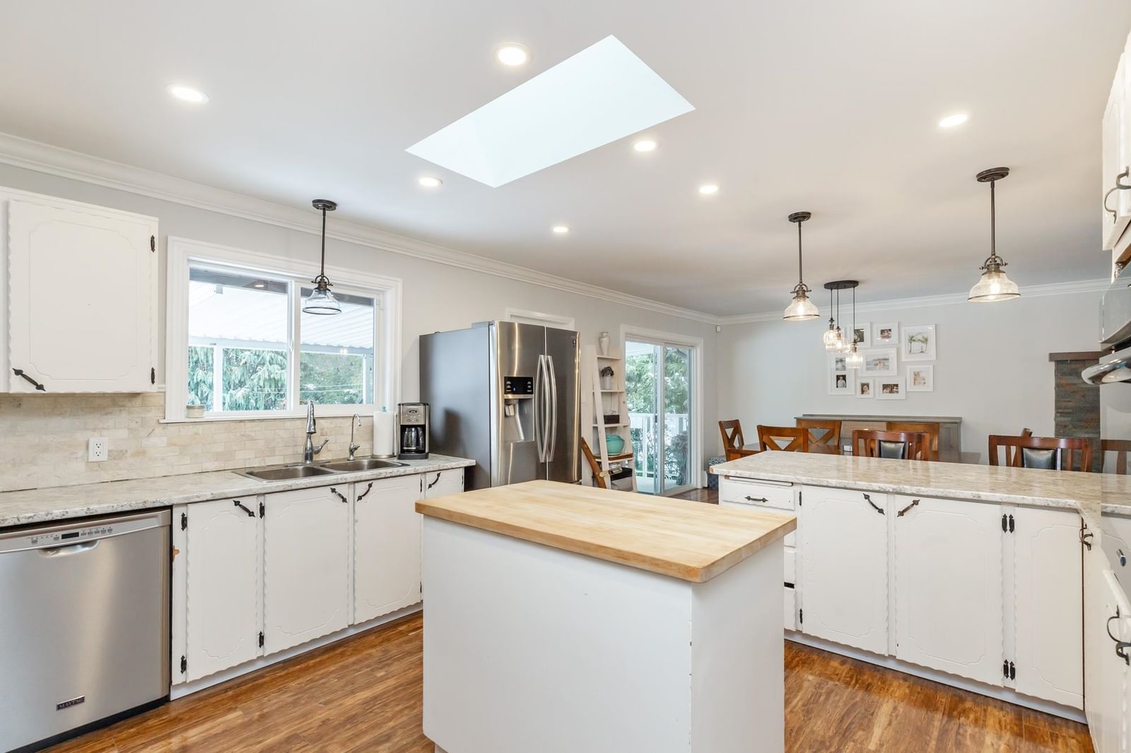 Listing Image 10
