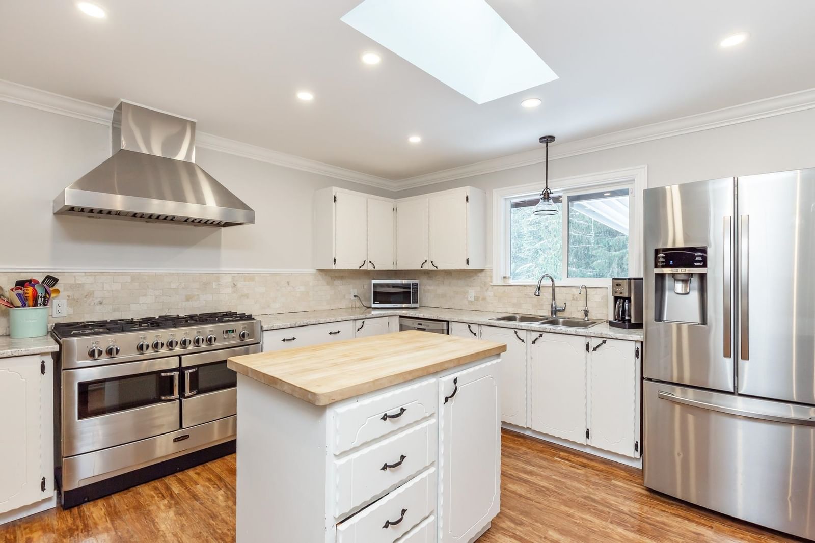 Listing Image 11