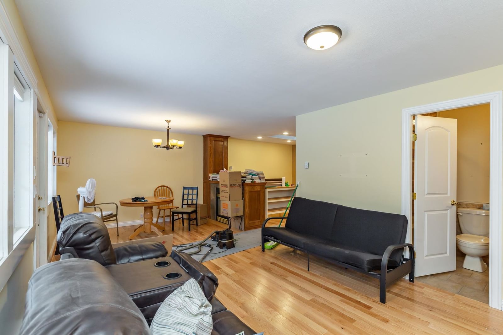 Listing Image 19