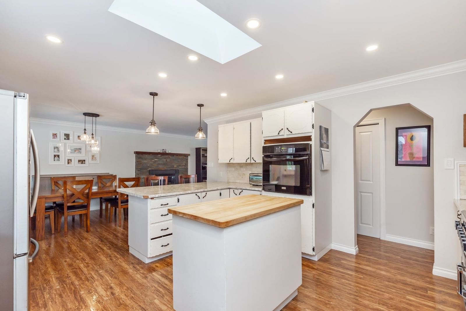 Listing Image 9