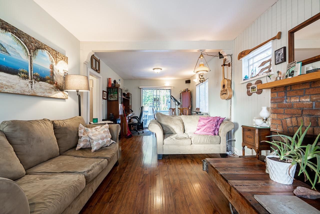 Listing Image 5
