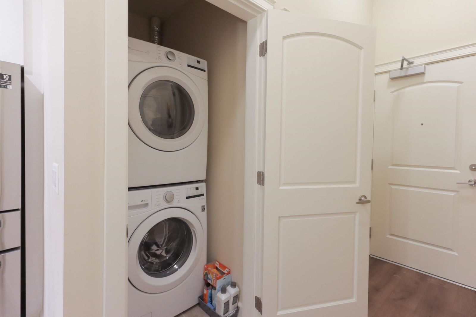 Listing Image 18