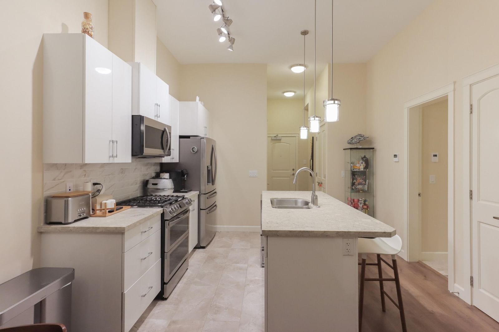 Listing Image 9