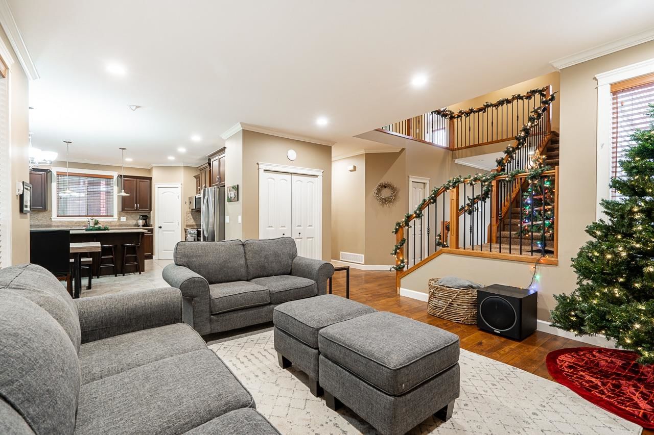 Listing Image 9