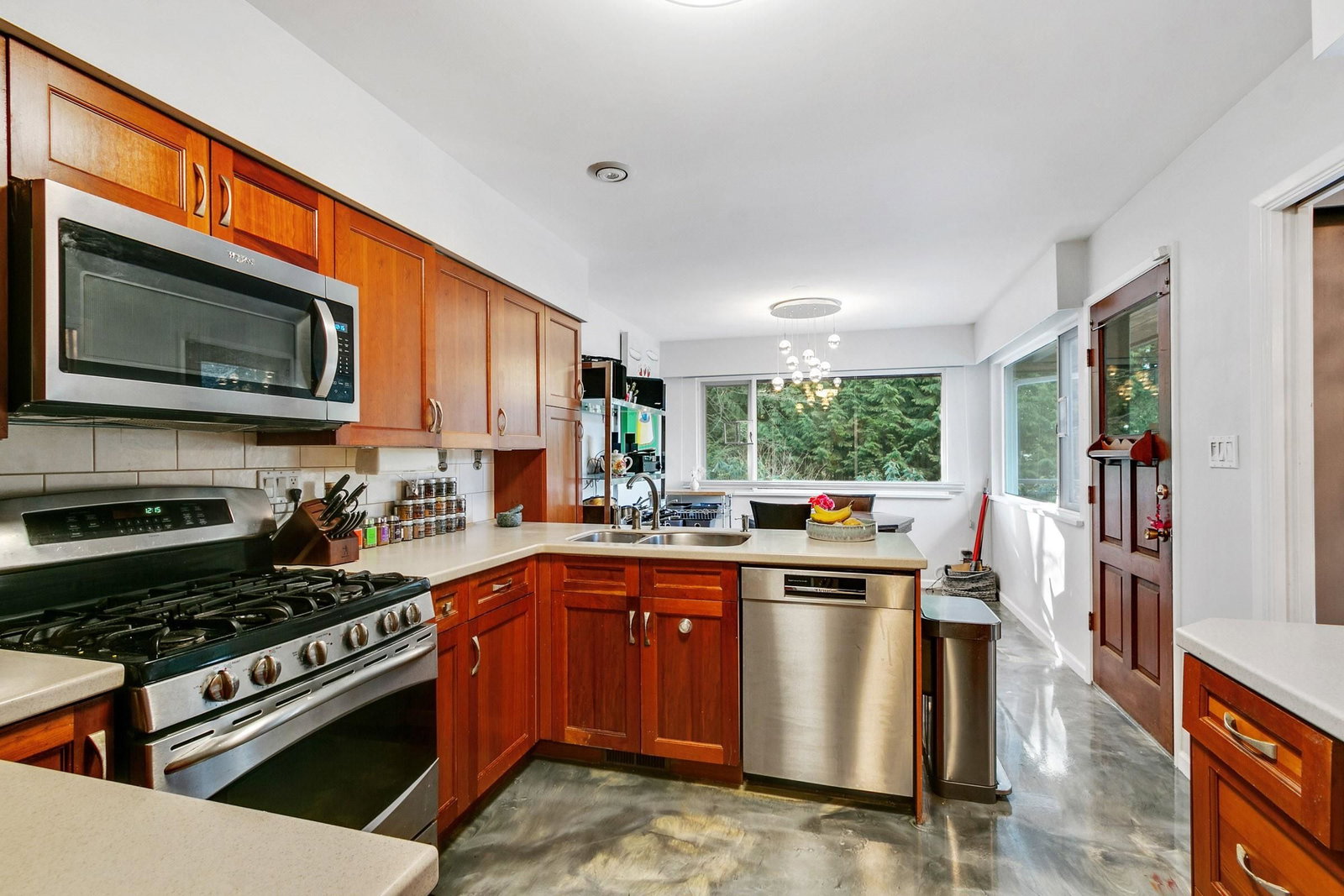 Listing Image 7