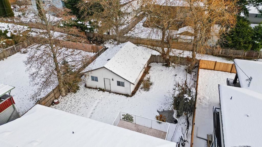 Listing Image 17