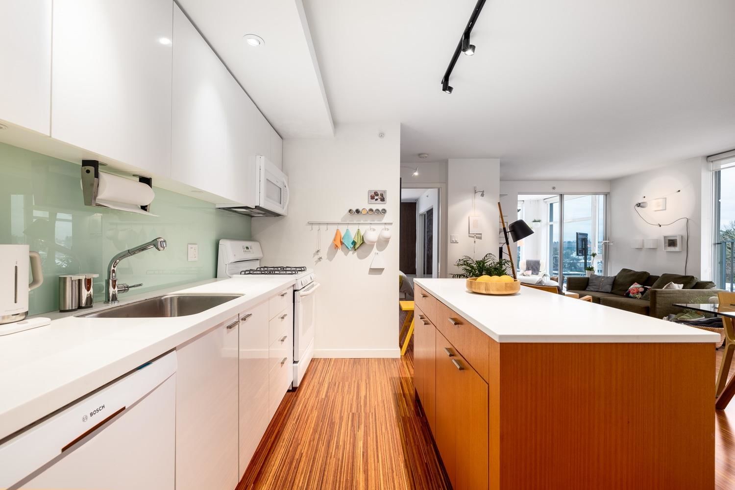 Listing Image 11