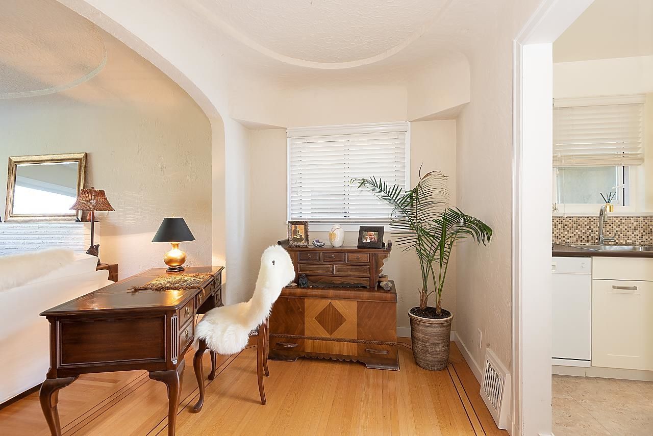 Listing Image 5