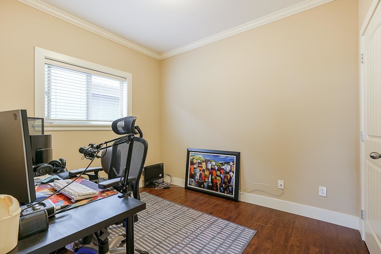 Listing Image 19