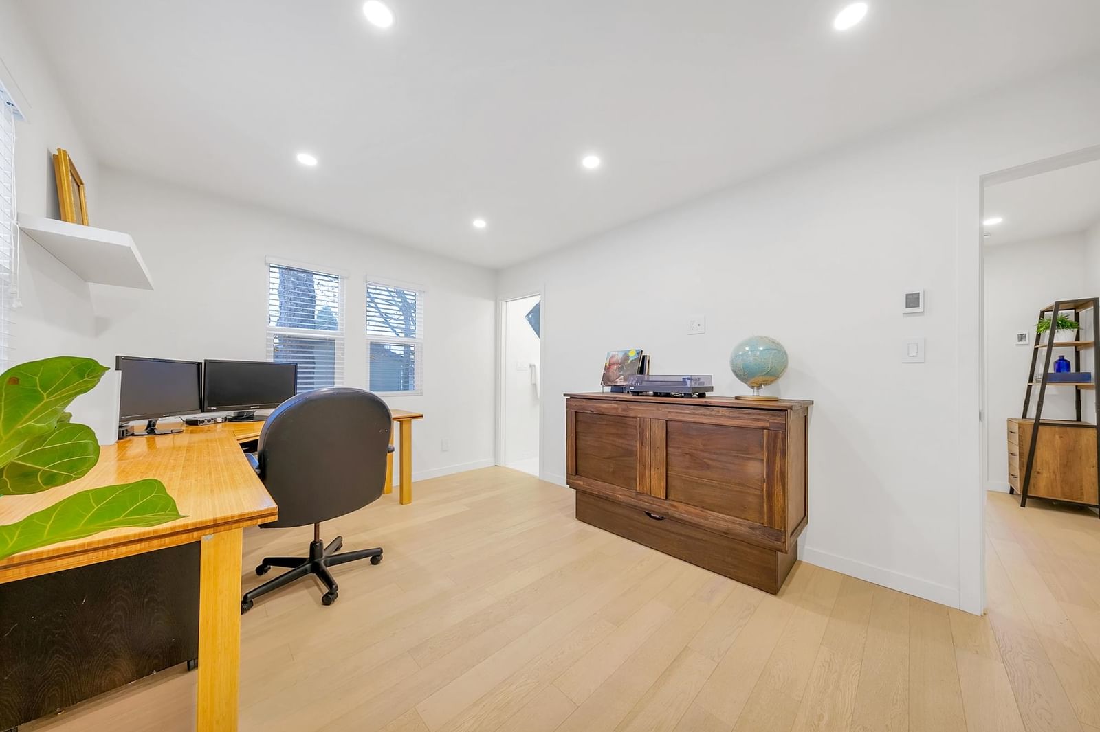 Listing Image 22