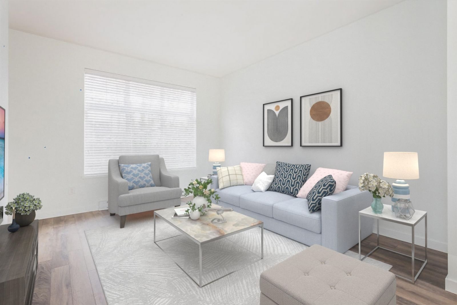 Listing Image 4