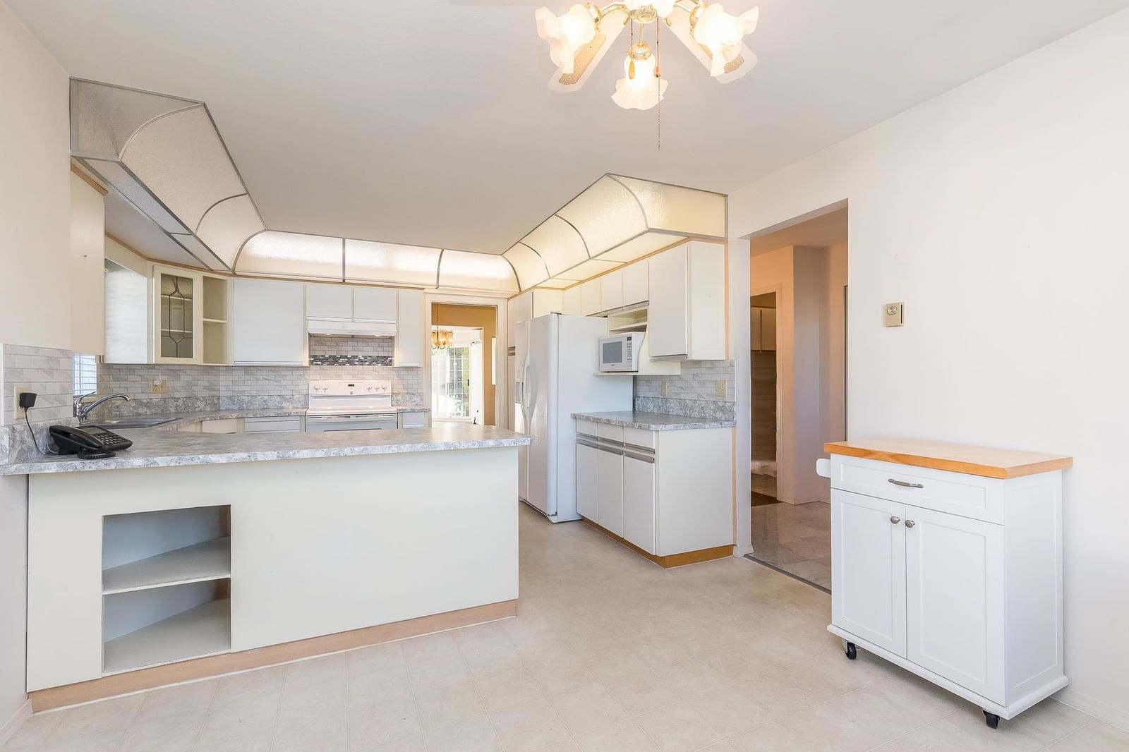 Listing Image 9