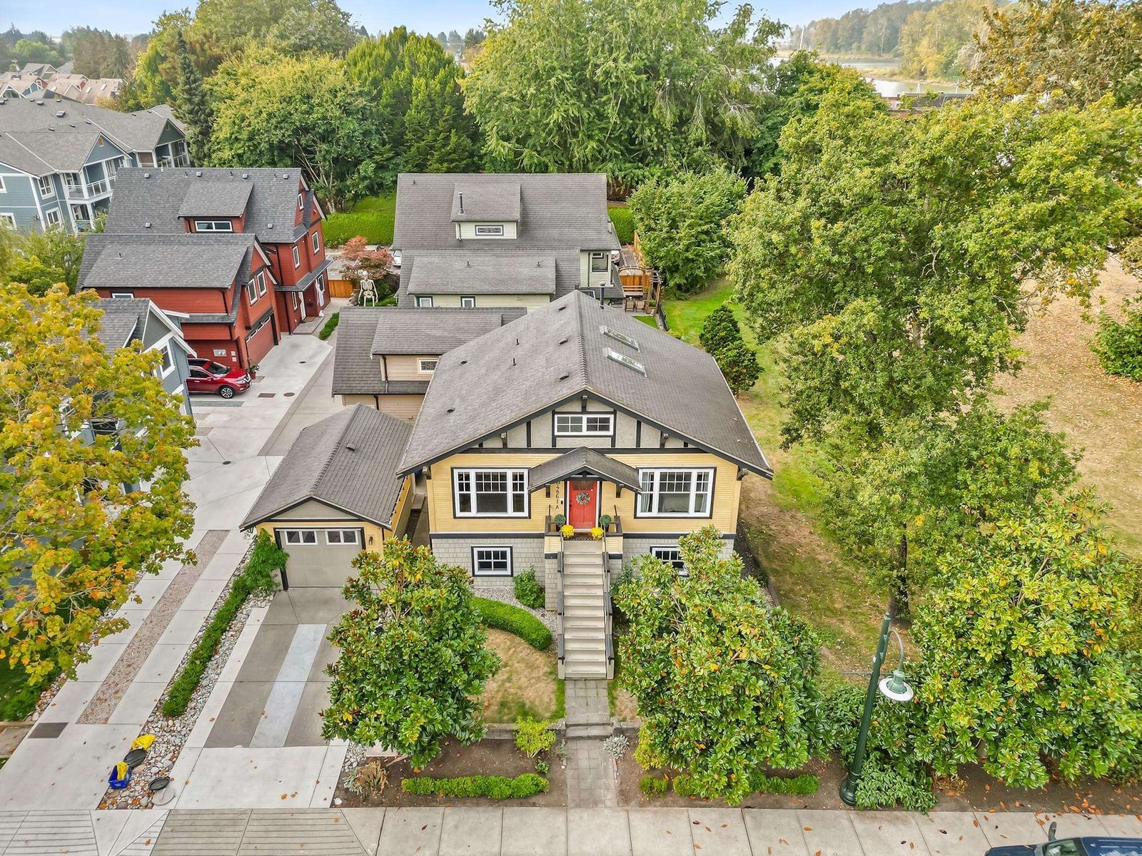Listing Image 4