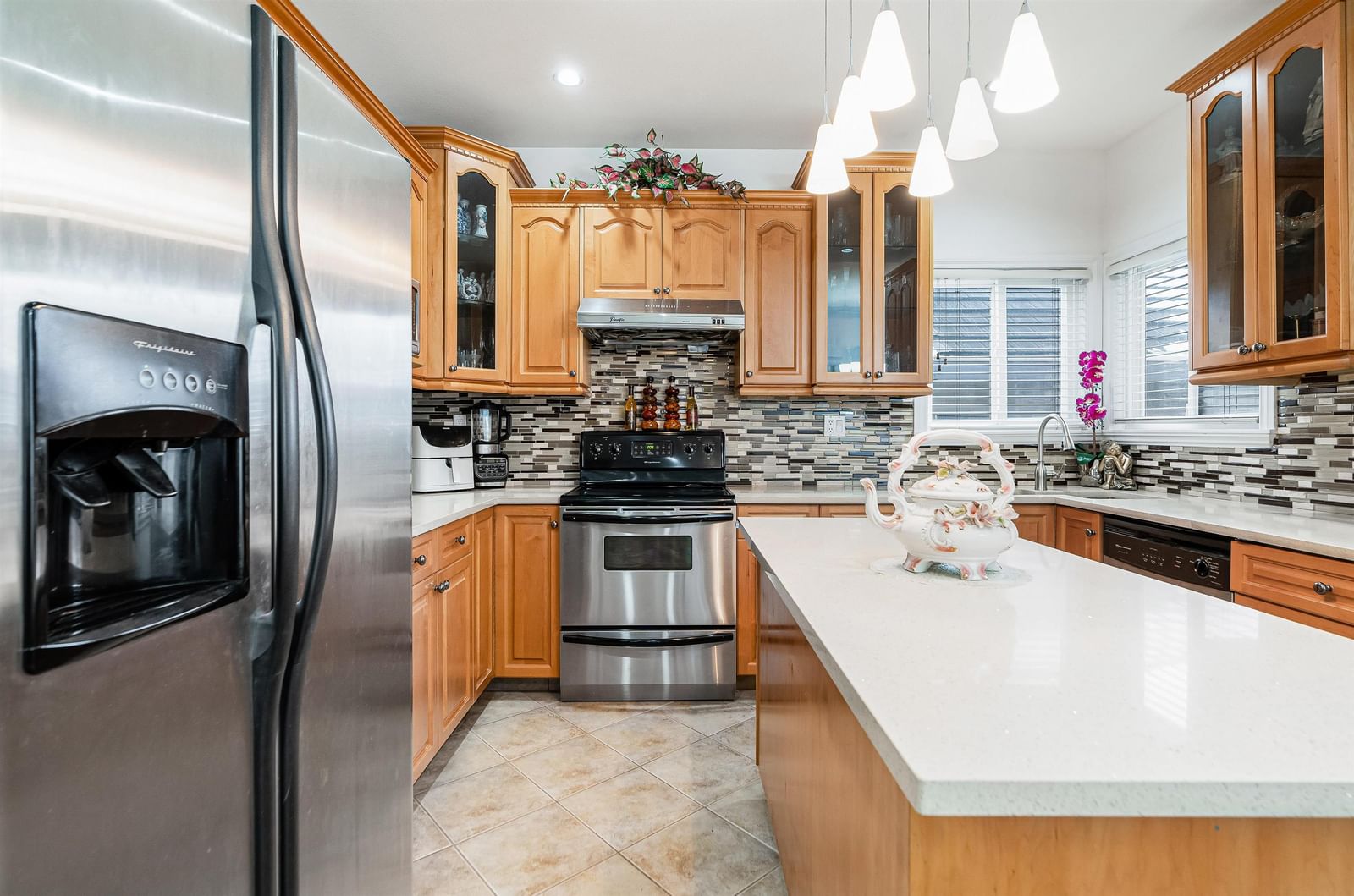 Listing Image 19
