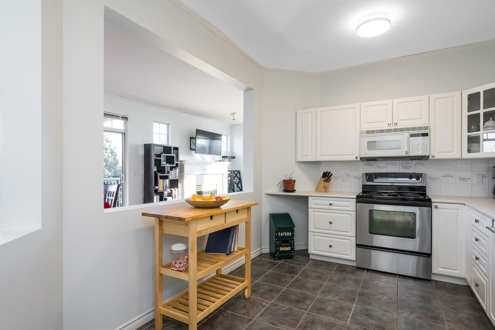 Listing Image 11