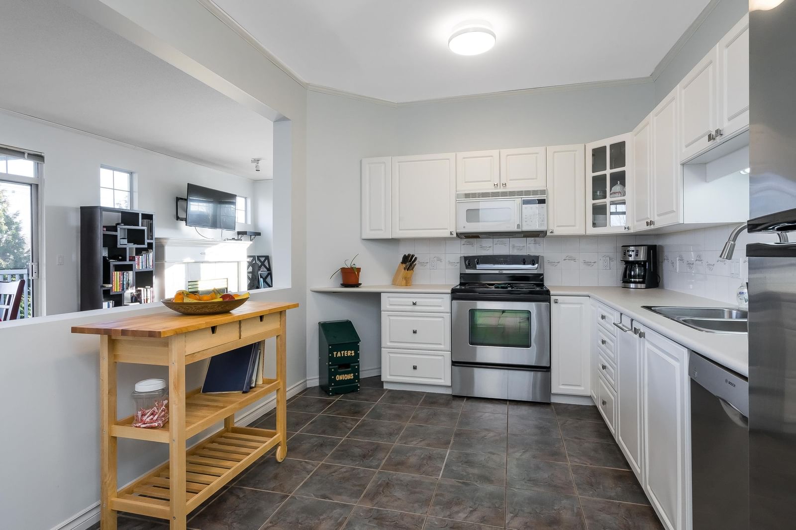 Listing Image 8