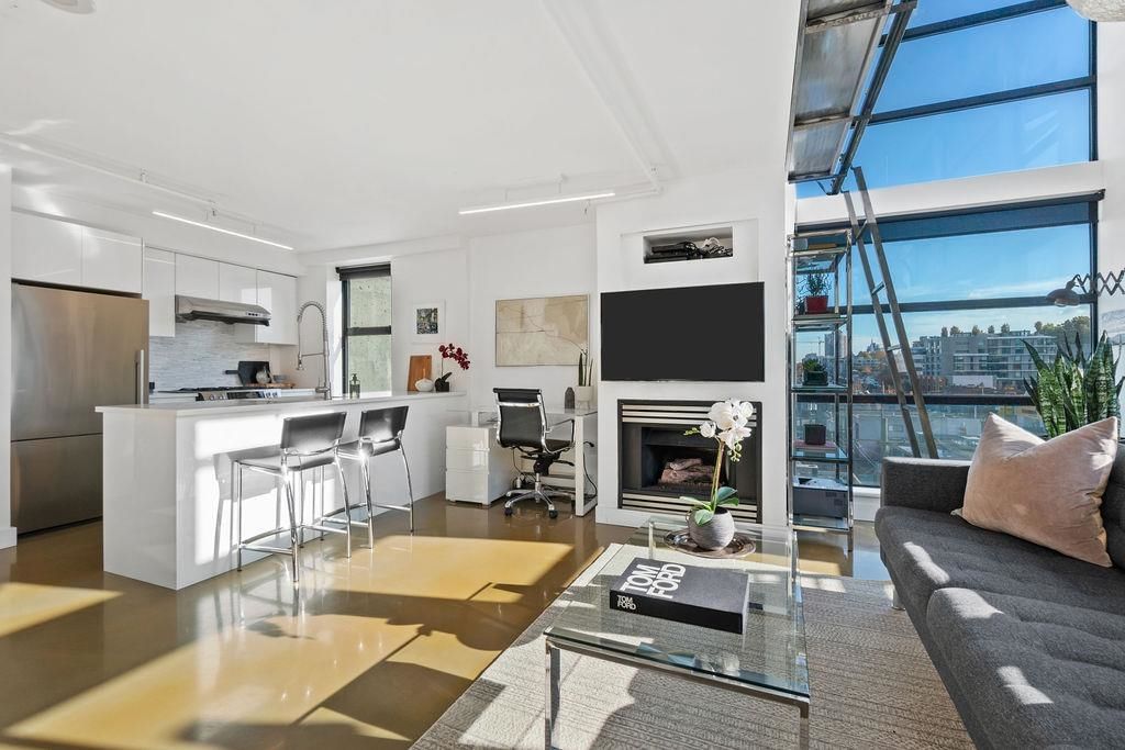 Listing Image 11