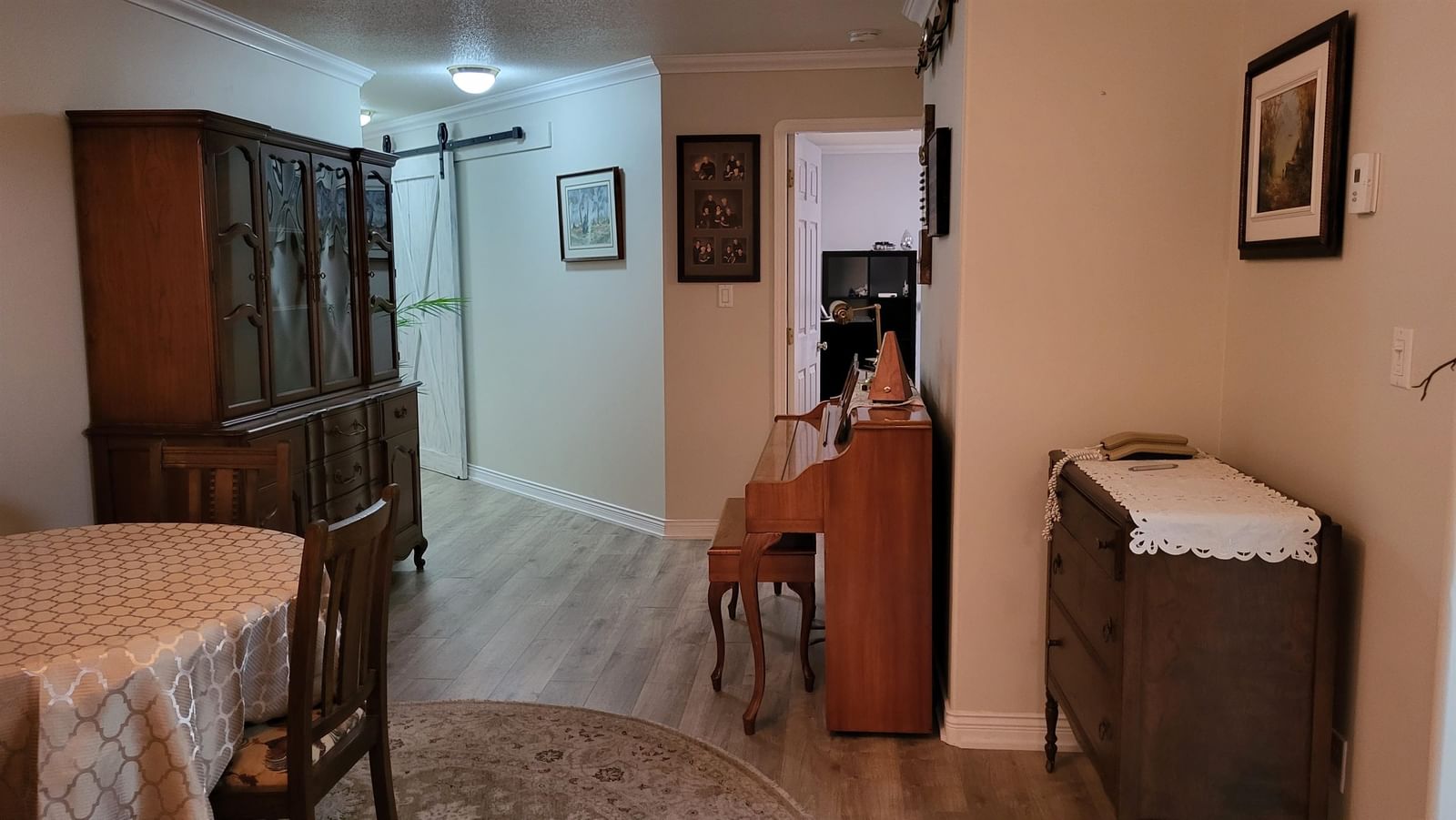 Listing Image 10