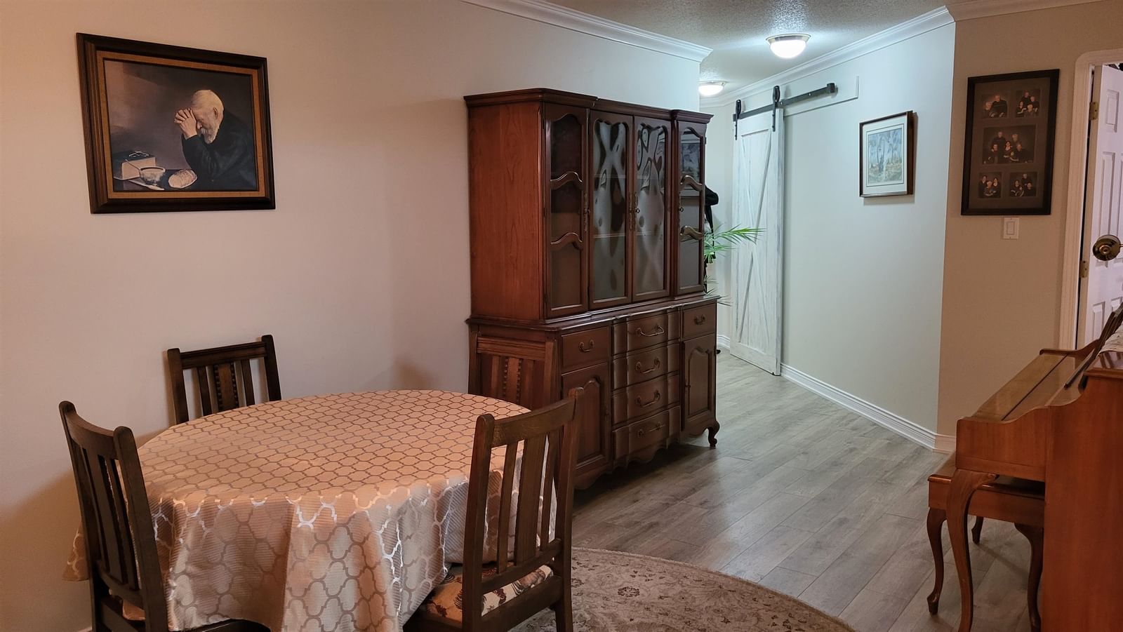 Listing Image 11