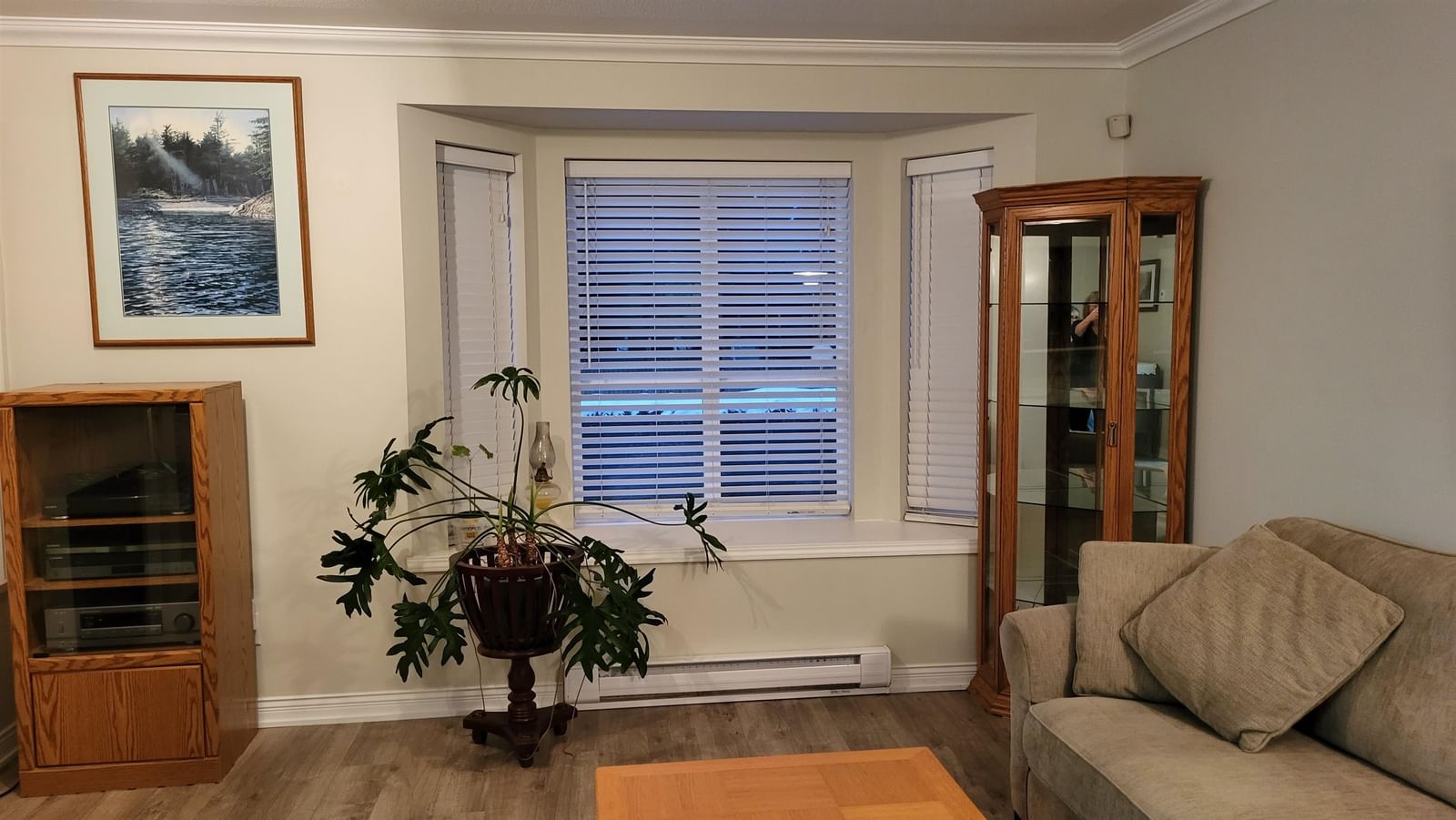 Listing Image 5