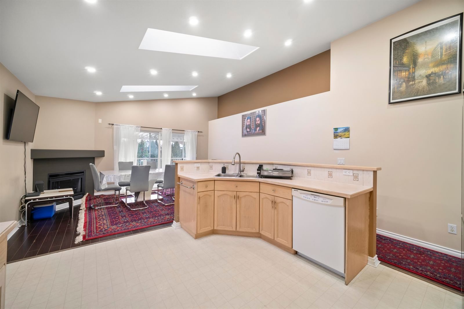 Listing Image 14