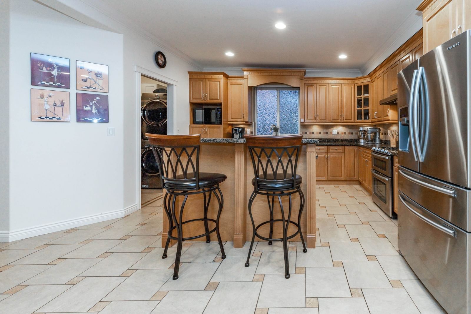 Listing Image 6