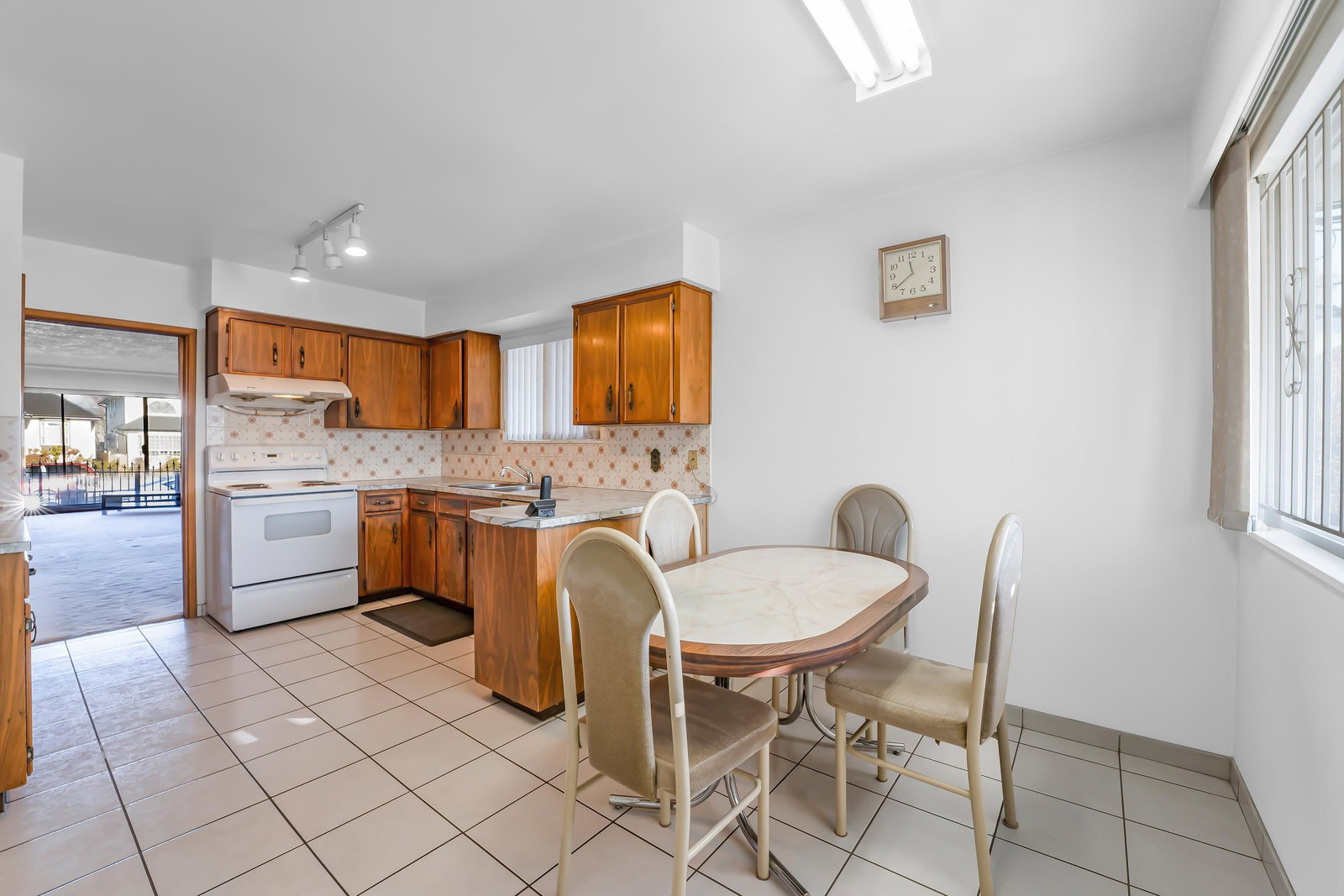 Listing Image 17