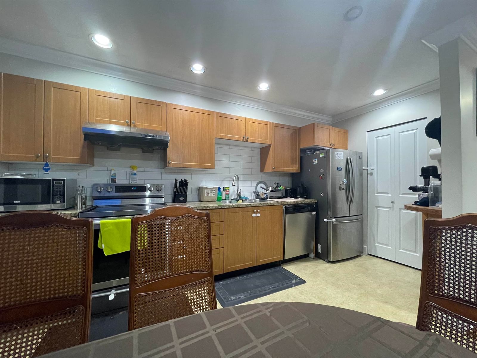 Listing Image 4