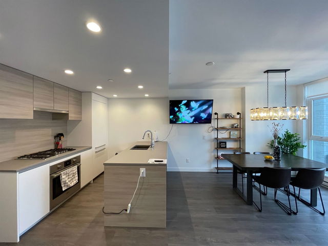 101 - 652 Whiting Way