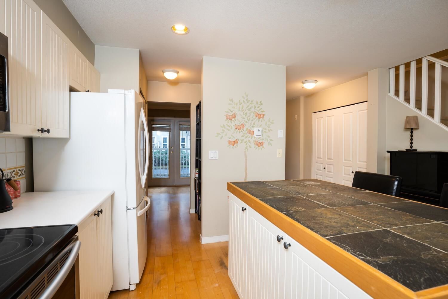 Listing Image 10