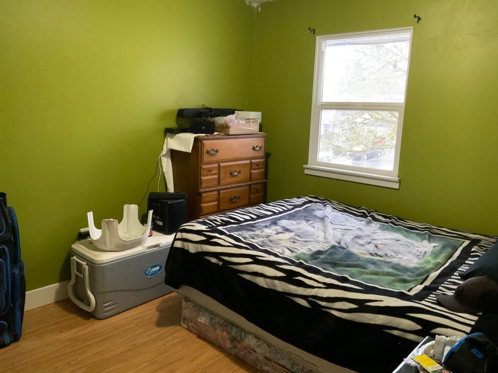 Listing Image 4