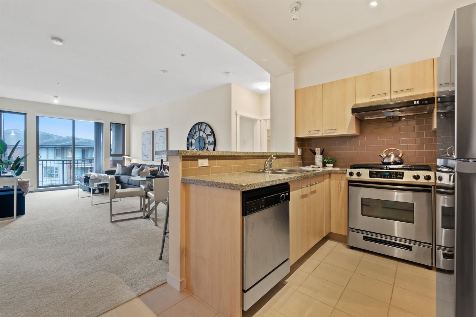 Listing Image 12