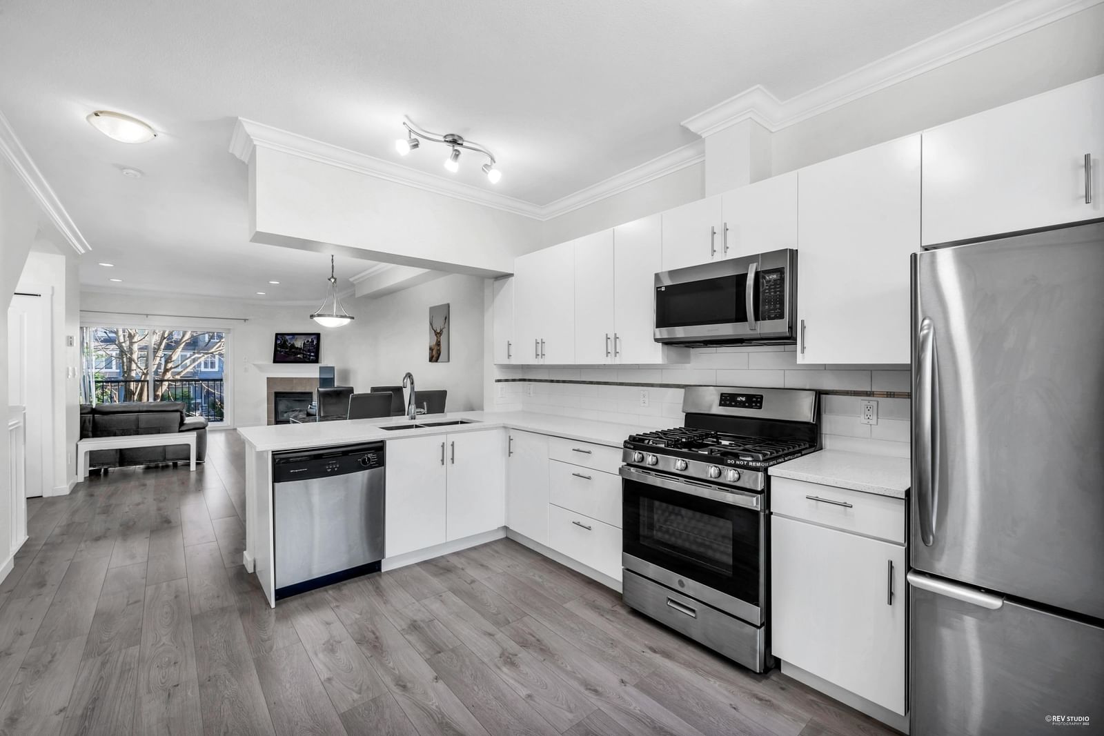 Listing Image 10