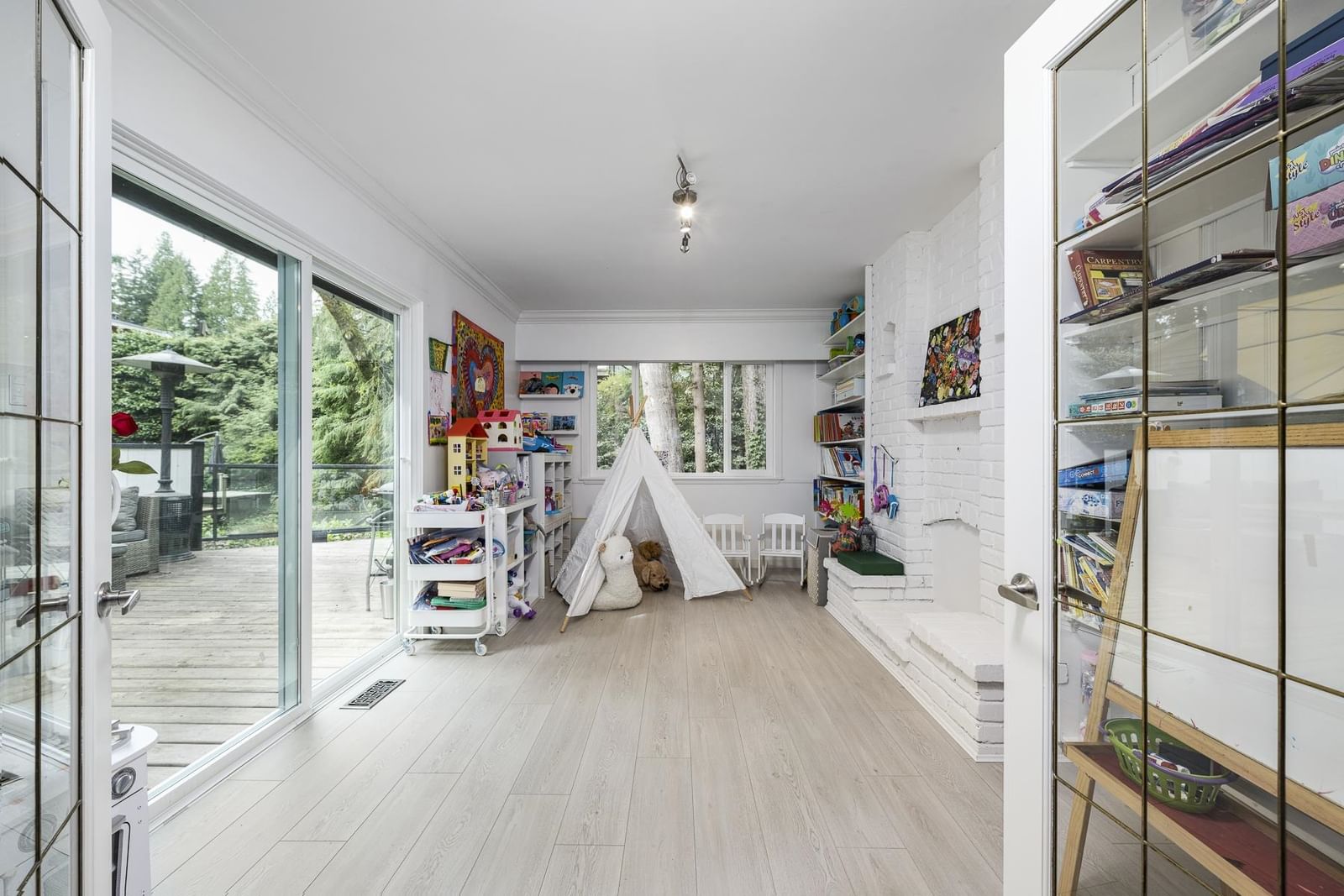 Listing Image 10