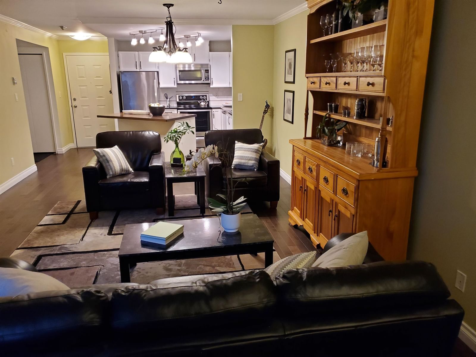 Listing Image 6