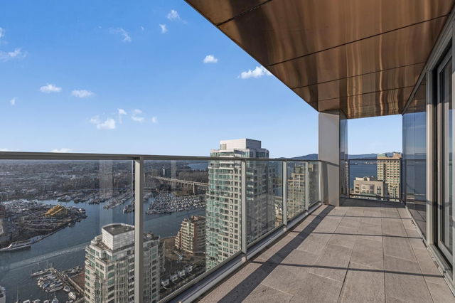 XX03 - 1480 Howe Street