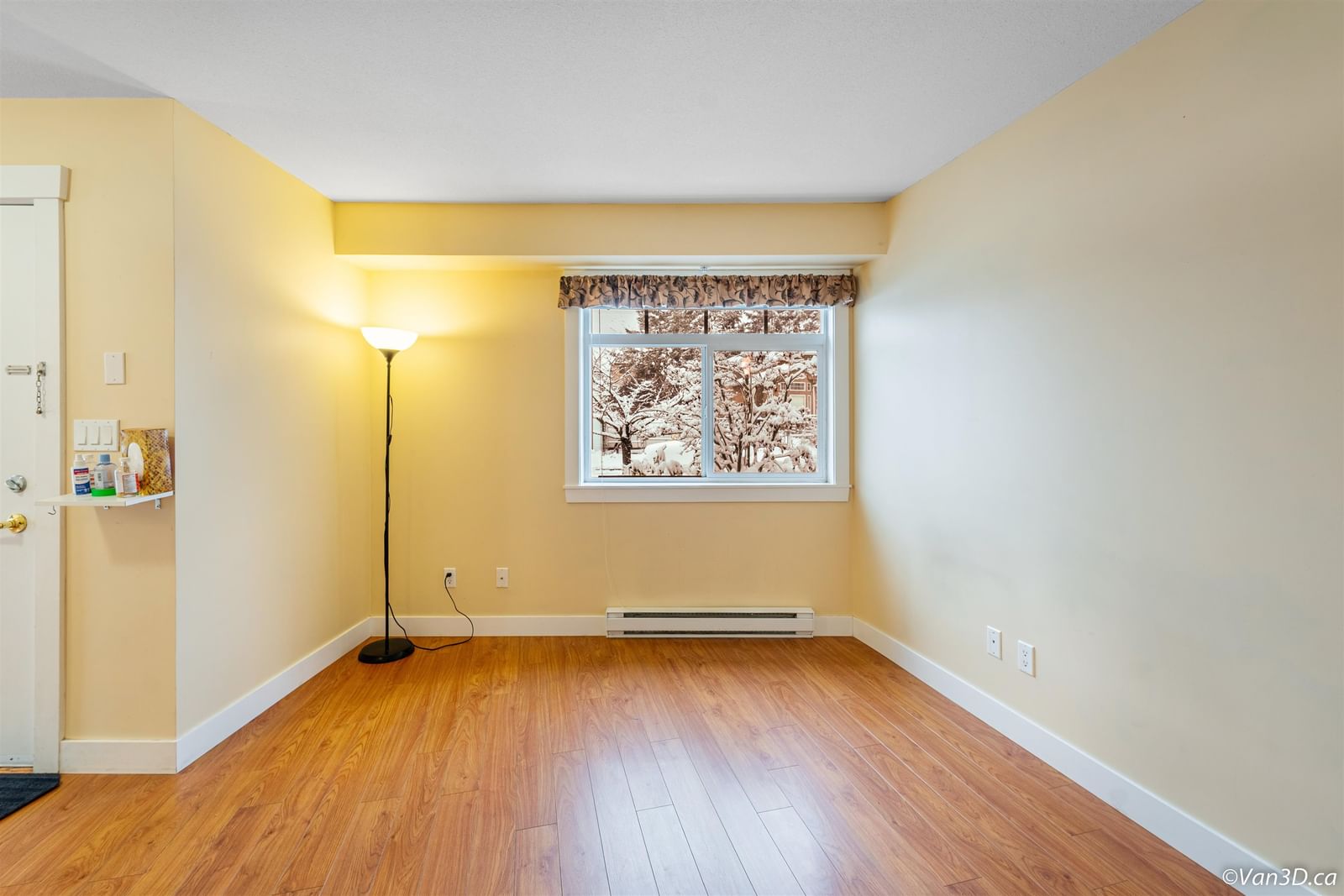 Listing Image 12