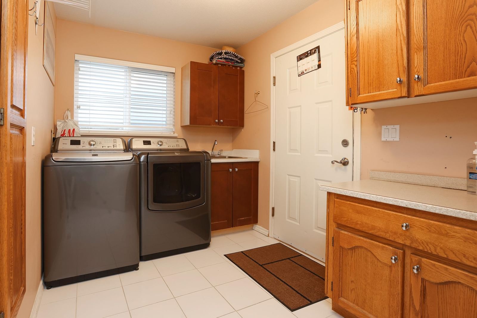 Listing Image 14