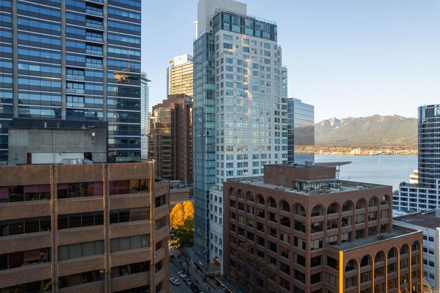 2203 - 837 Hastings Street