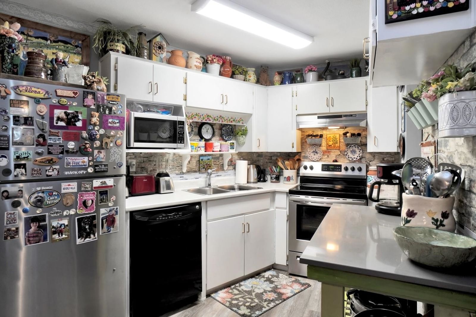 Listing Image 9